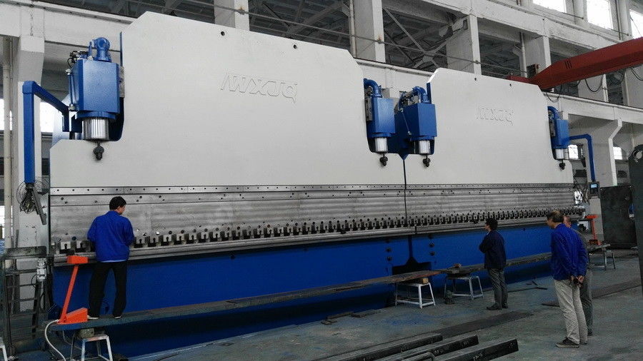 650 Ton Synchro Semi Automatic Mast Pole CNC-Tandempresse-Bremshersteller