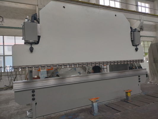 kaufen 5000 kg CNC-Hydraulische Pressbremsmaschine mit 6000 mm Biegellänge und 175° Max-Biegelwinkel für die industrielle Metallformung online manufacture