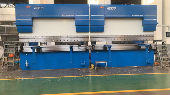 kaufen CNC-Tandem-Abkantpresse mit 800 mm bis 1200 mm Tischhöhe, 500–1000 mm Hinteranschlagbereich und 200 mm bis 1600 mm Ausladungstiefe online manufacture