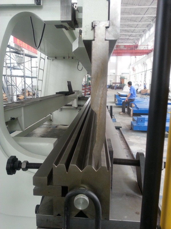 Zwei V-Boden-Die-Hydraulikpresse-Bremsen-Werkzeuge 42CrMo Wärmebehandlung HB300-350