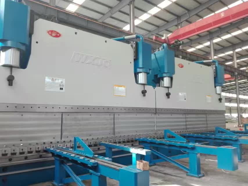 Automatische 1300T CNC Tandem Hydraulische Druckbremse 415V/50Hz Biegellänge 20 Meter