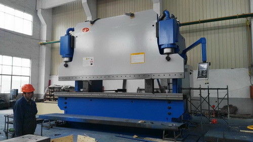 400 T Schwerkraft-Hydraulische Druckbremse 7 m Länge Dicke 8 mm Blechbiegen
