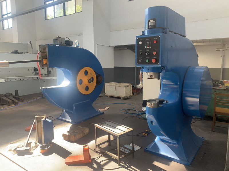 Kraftformer Maschine MC665 Hammer 6mm Aluminiumblech & 2mm Edelstahl