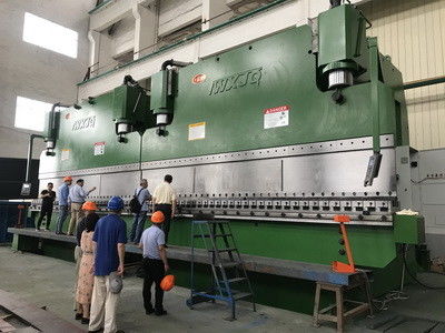 1200 Tonnen LVD CNC Tandem Pressbremsanlage 100- 3000 Tonnen Tischlänge 2 - 12 m