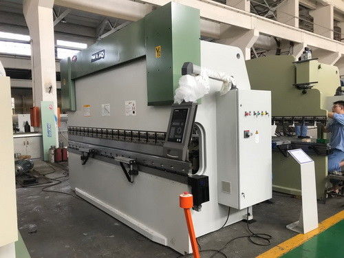 Cnc-Pressebremsfabrik 130 Ton Mechanical Press Machine For, der Blechtafel bildet
