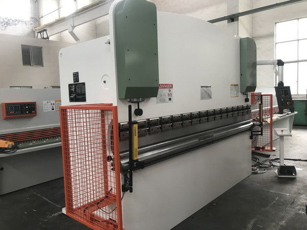 125T Kraft-CNC-Hydraulische Druckbremse WE67K125/3200 für die Metallverarbeitung