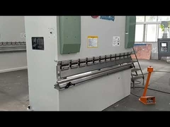 Blechbiegemaschine (CNC-gesteuert)