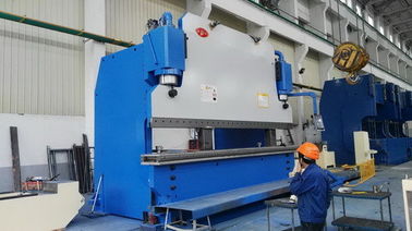 400 T Schwerkraft-Hydraulische Druckbremse 7 m Länge Dicke 8 mm Blechbiegen