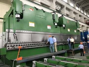 Hydraulischer Typ 350 mm Schlag CNC Tandem Press Bremse 16m Länge Biegeprodukte